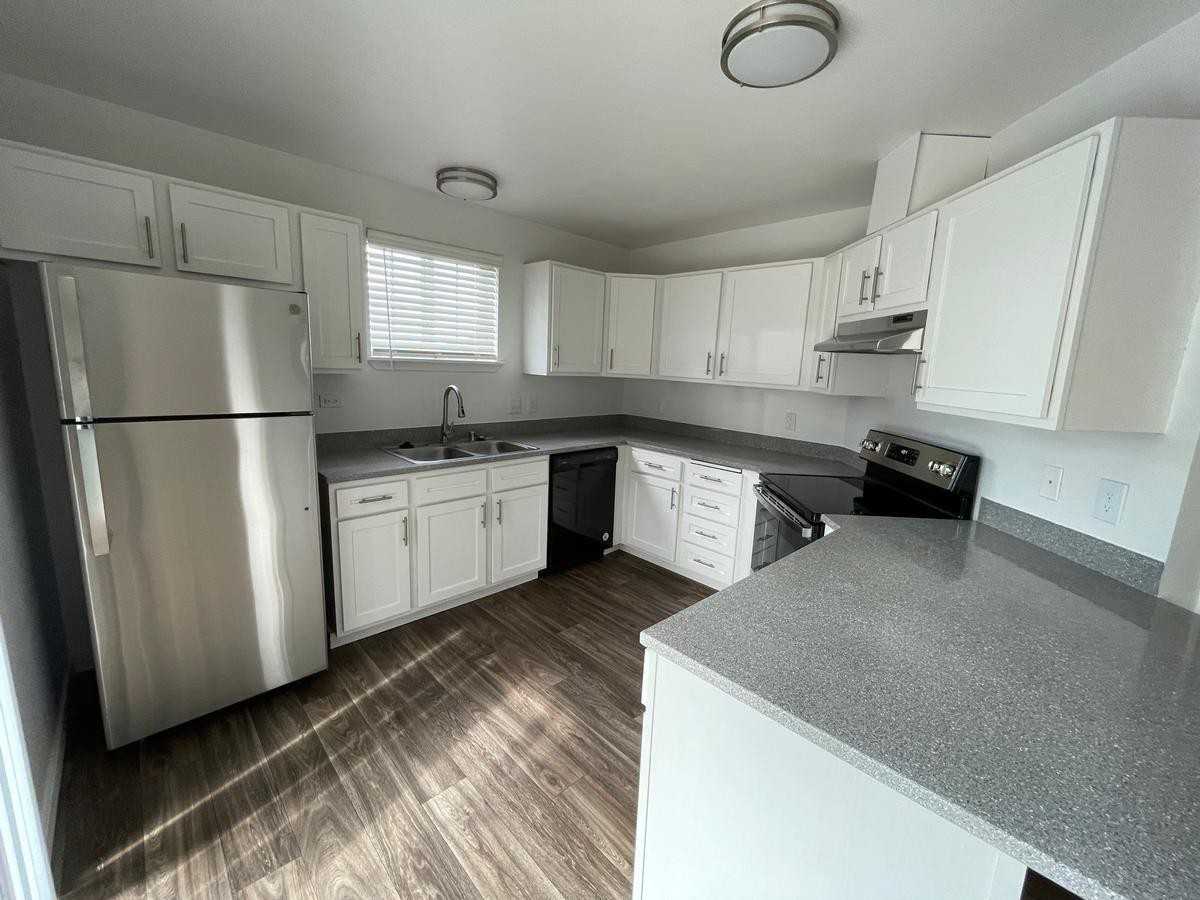 7980 200th St Ne - Photo 3 of 6