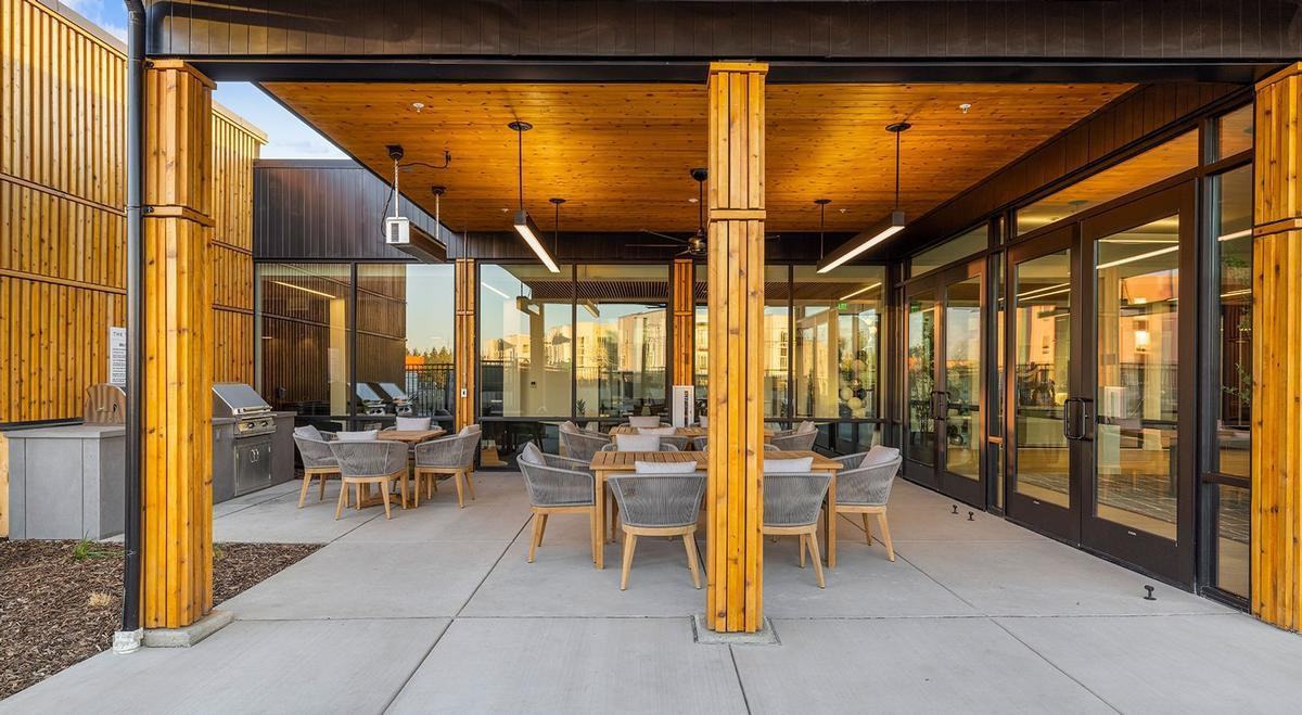 351 E Valpico Rd - Photo 5 of 25