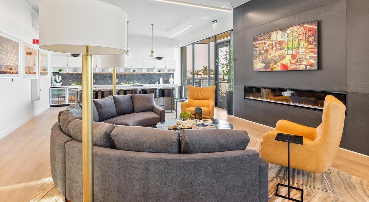 351 E Valpico Rd - Photo 6 of 25