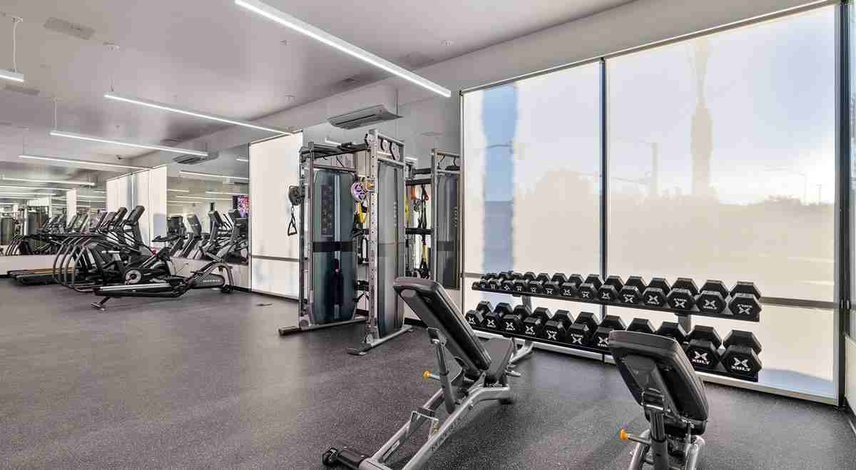 351 E Valpico Rd - Photo 3 of 25