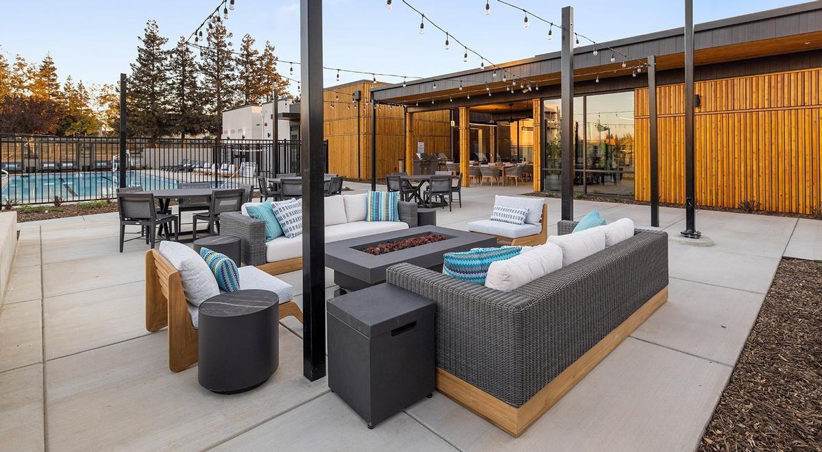 351 E Valpico Rd - Photo 4 of 25