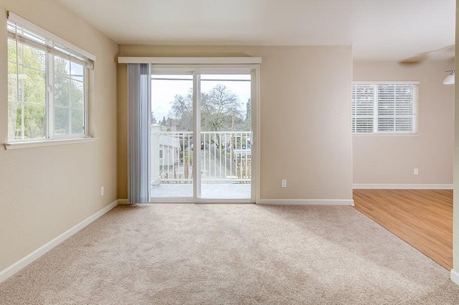 1802 F St - Photo 2 of 10