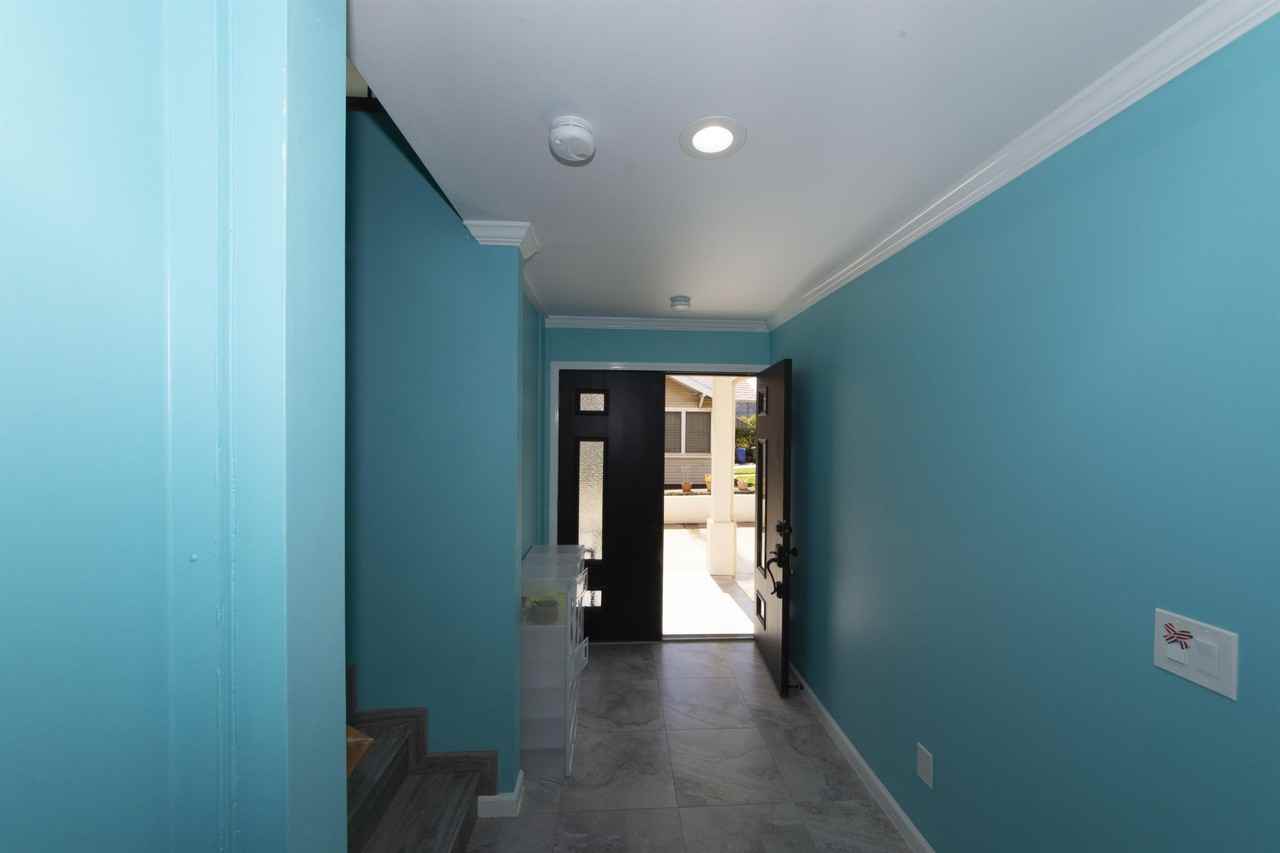 933 18th Ave - Photo 3 of 10