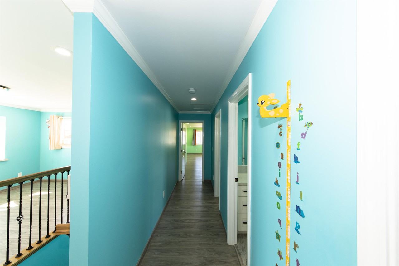 933 18th Ave - Photo 4 of 10