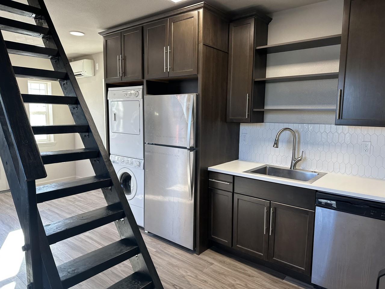 623 Nw Cedar Ave #1 - Photo 2 of 14