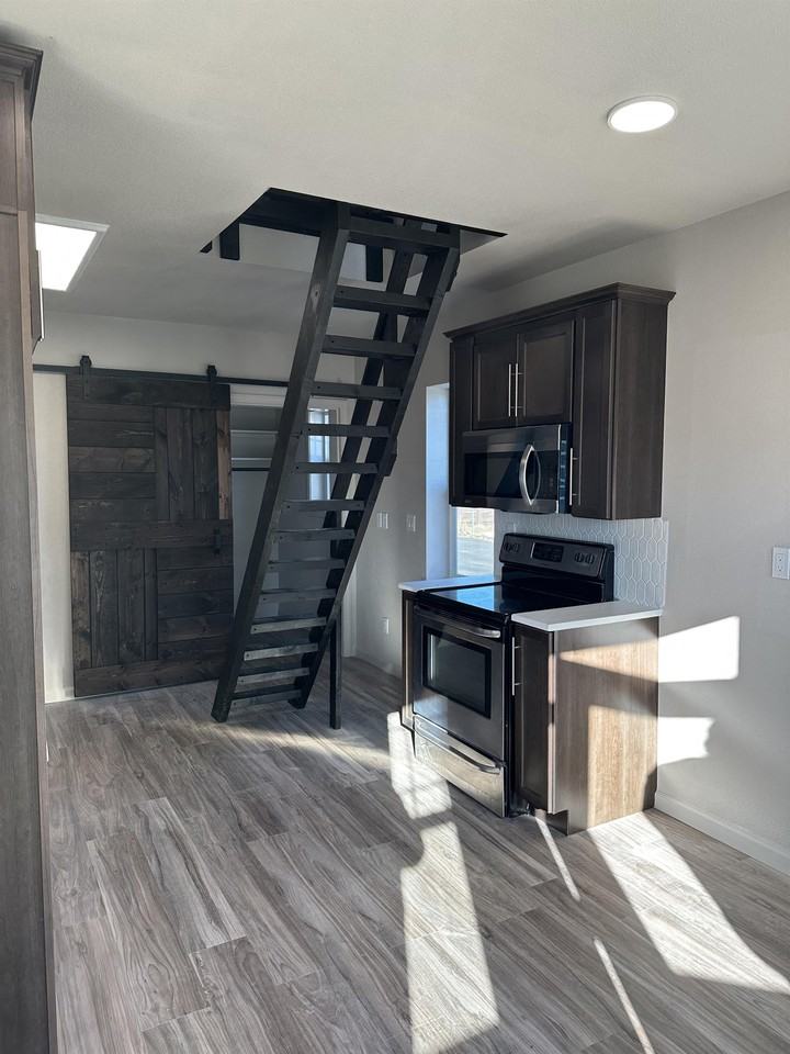 623 Nw Cedar Ave #1 - Photo 3 of 14