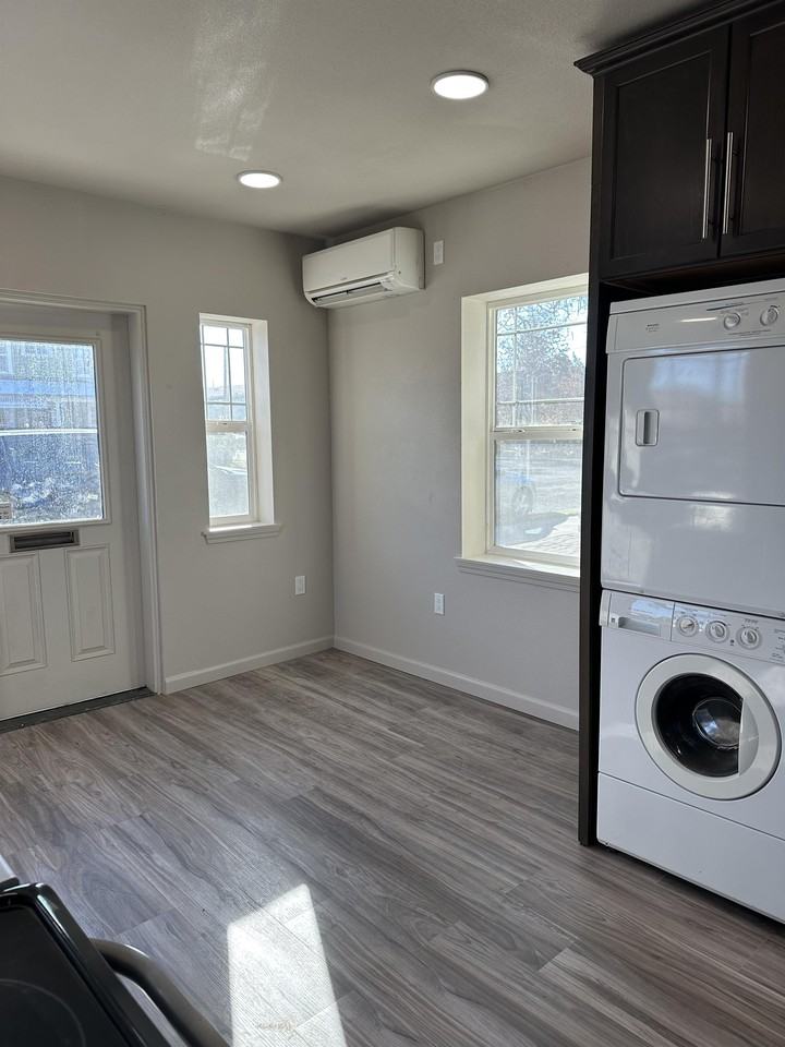 623 Nw Cedar Ave #1 - Photo 5 of 14