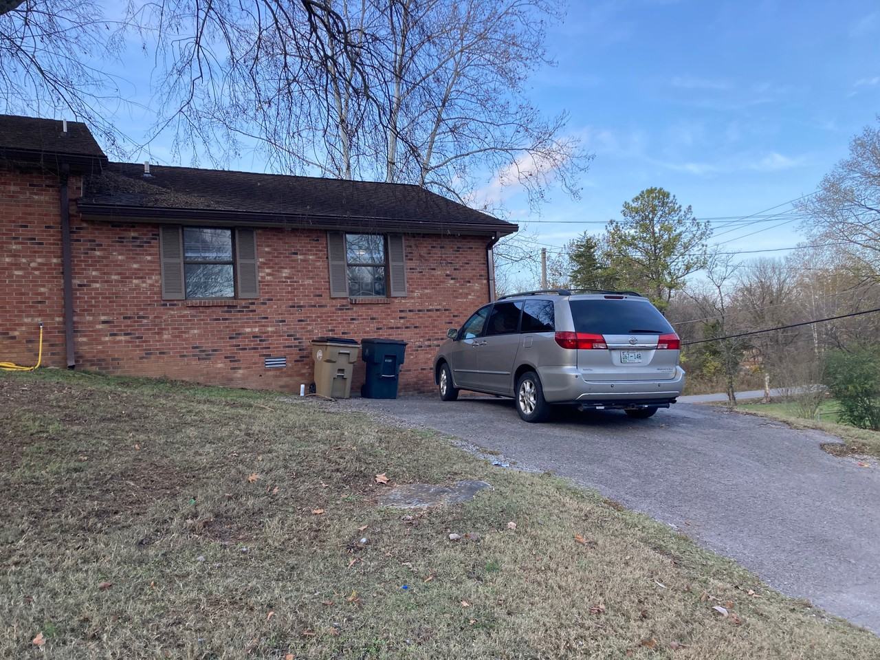 3346 Falls Creek Dr - Photo 2 of 10