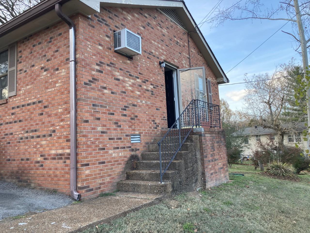 3346 Falls Creek Dr - Photo 3 of 10