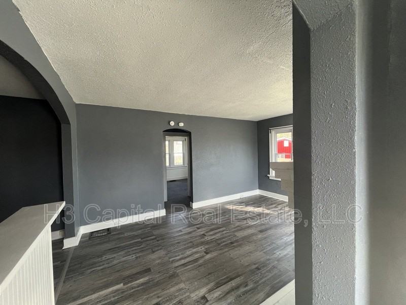 76 W Airline Dr - Photo 2 of 16