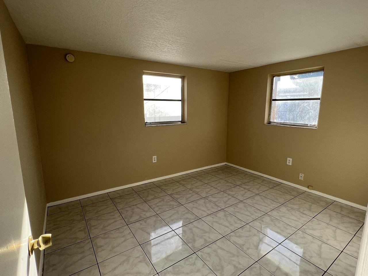 5706 Thrush Dr - Photo 3 of 13