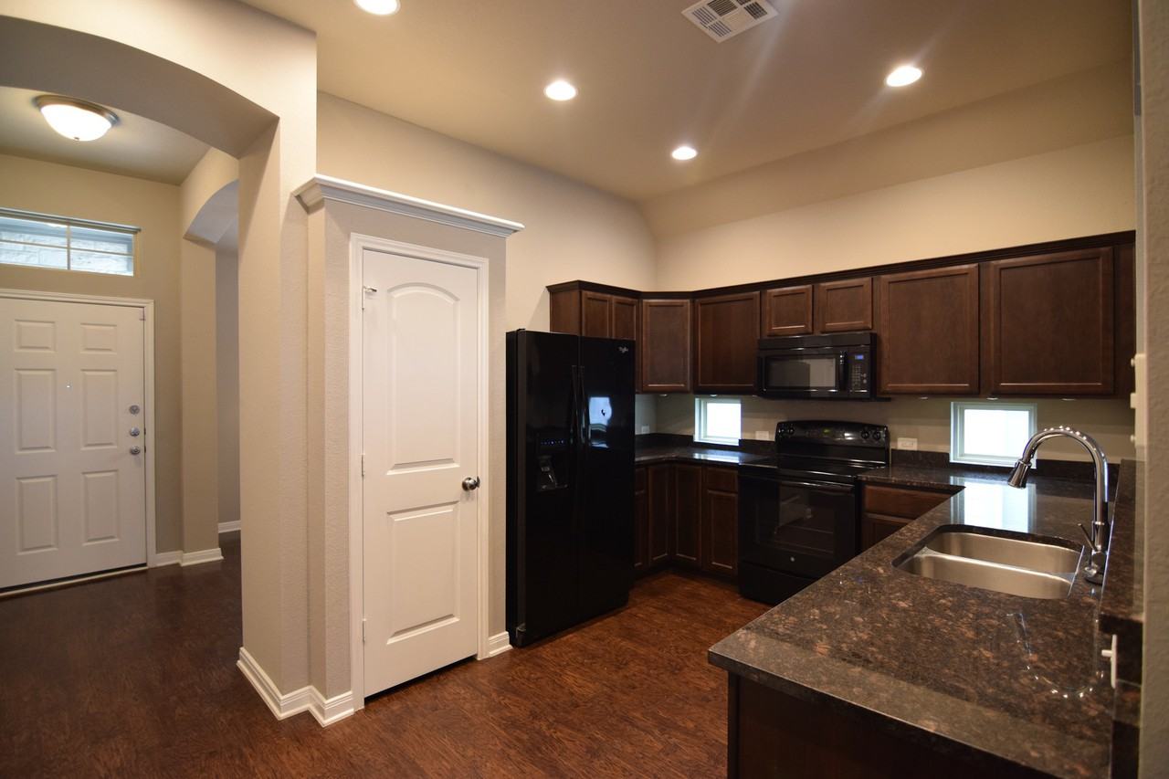 3520 Addison St - Photo 4 of 45