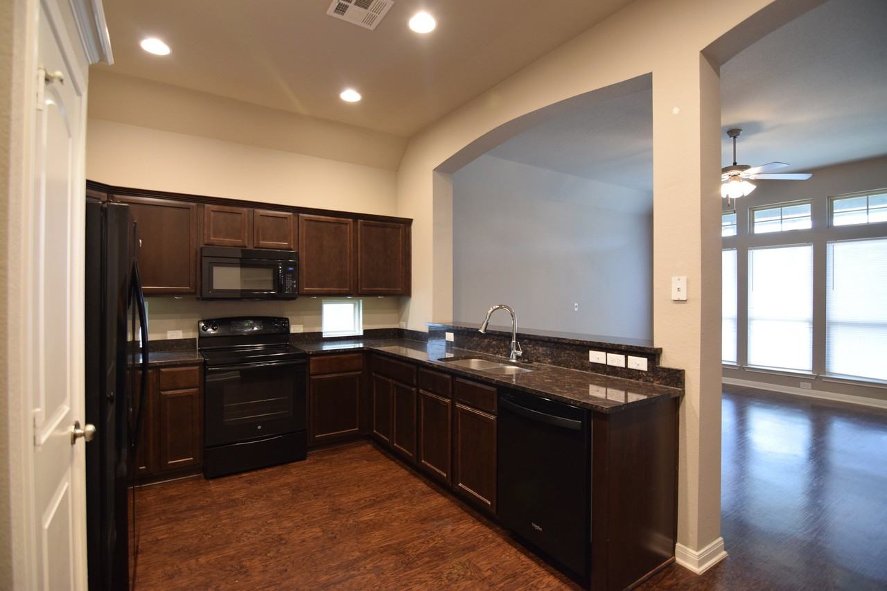 3520 Addison St - Photo 5 of 45