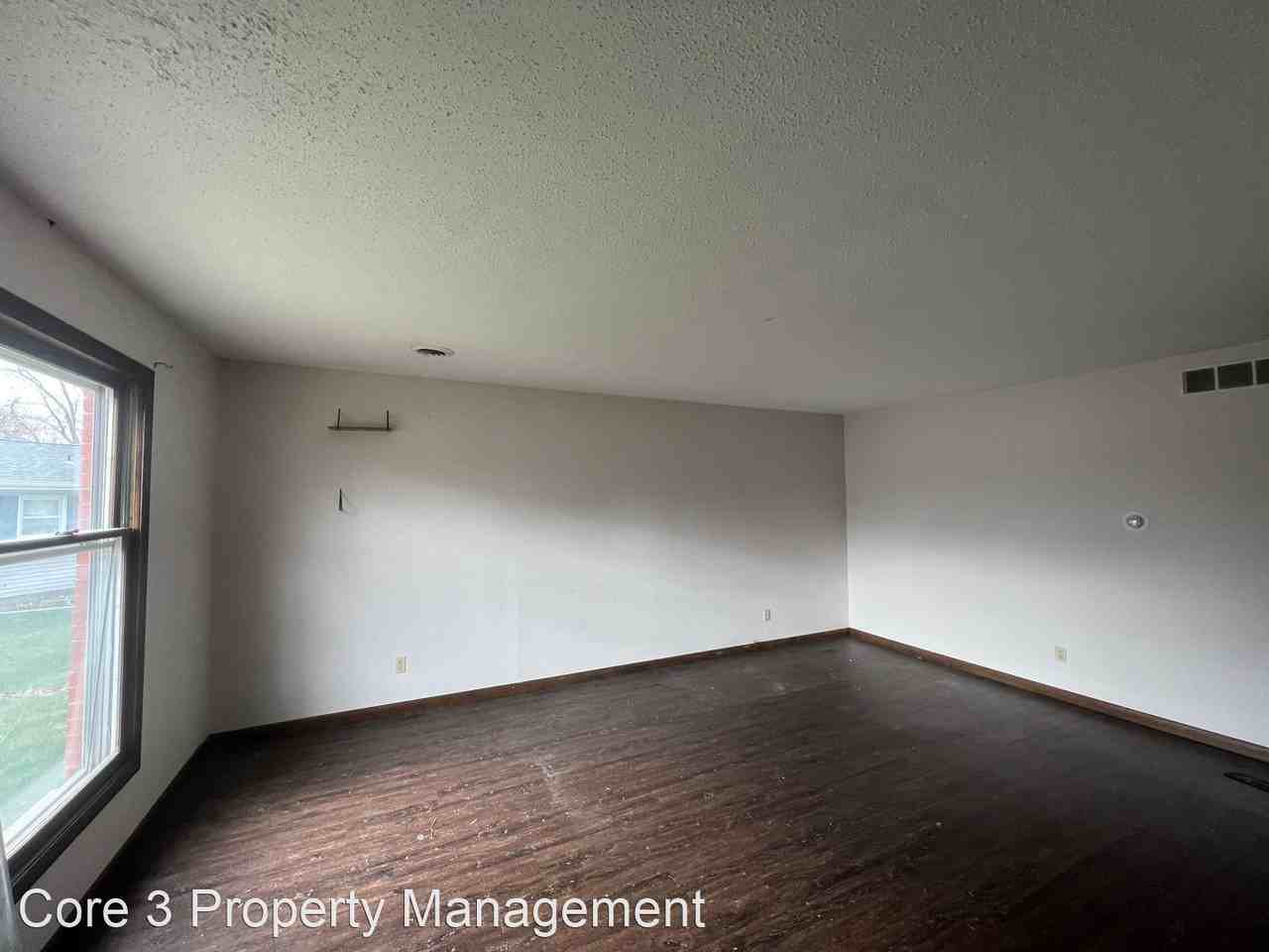 401 W Jackson - Photo 2 of 6