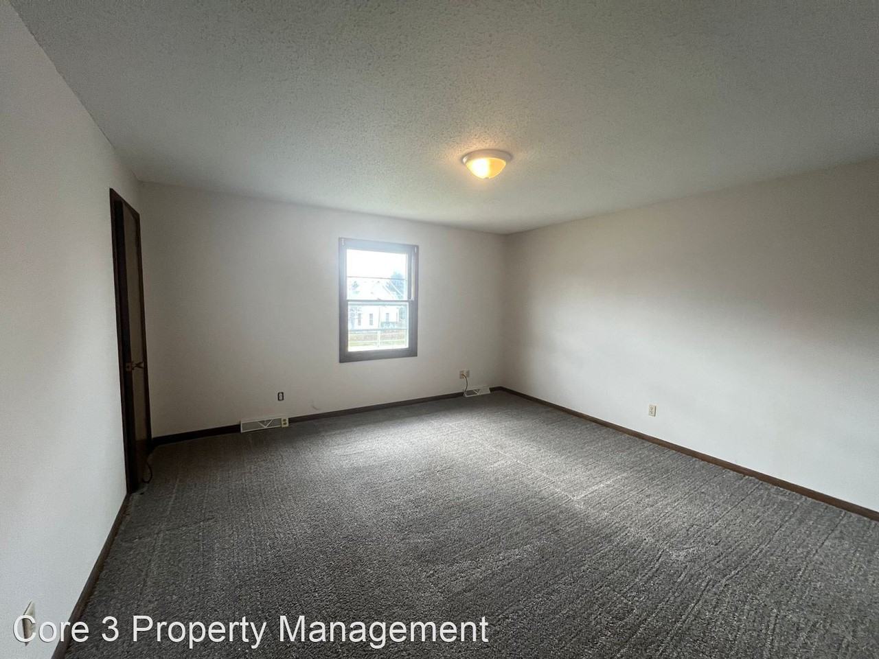 401 W Jackson - Photo 3 of 6