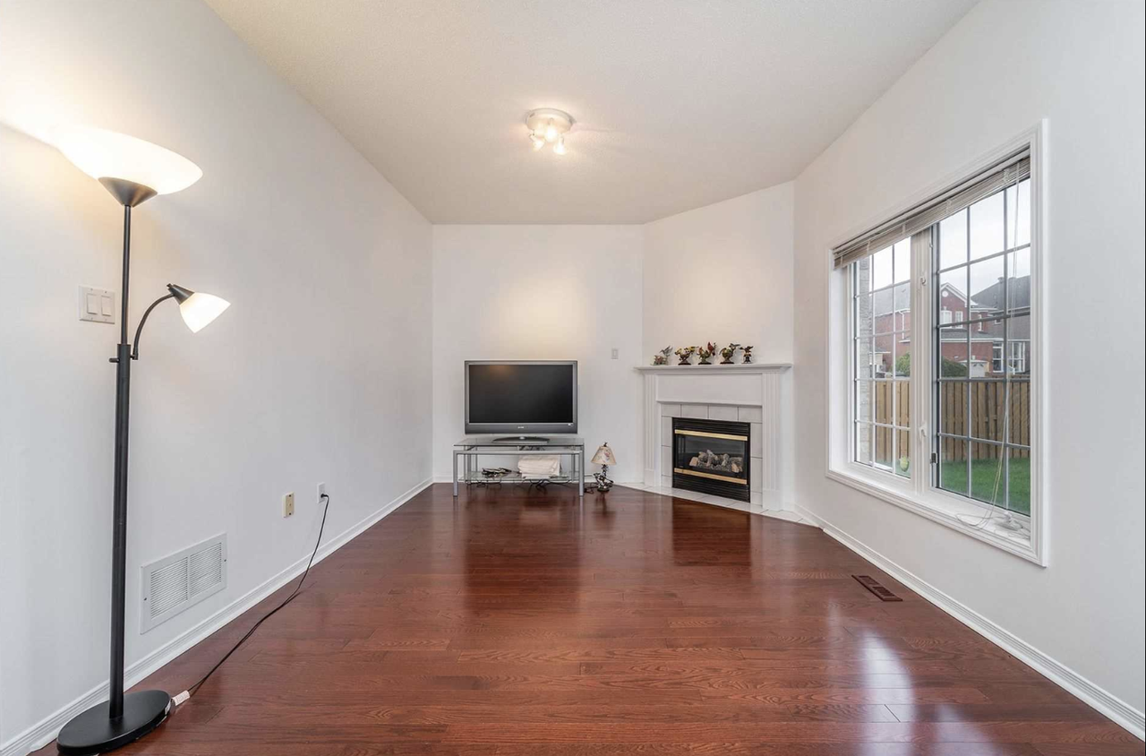 6509 Valiant Heights - Photo 3 of 23