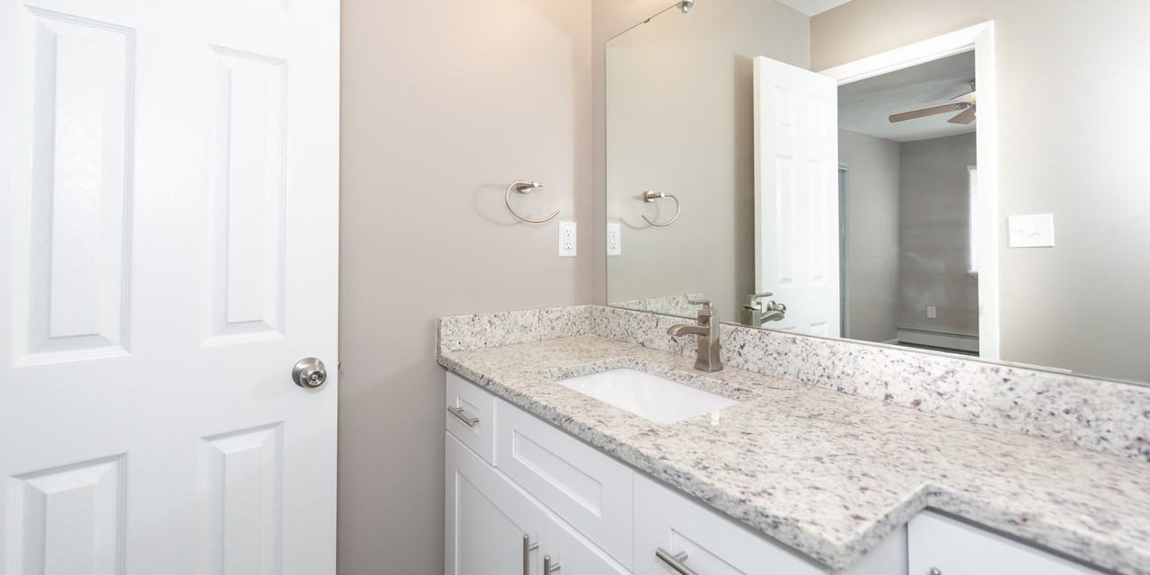 Beechmont Towers - Photo 6 of 12