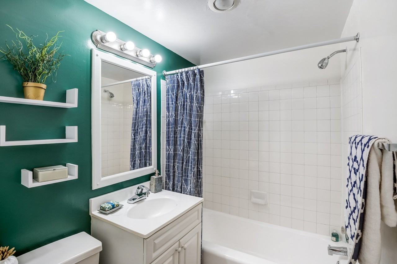 Lynbrook at Mark Center Apartment Homes - Photo 6 of 24