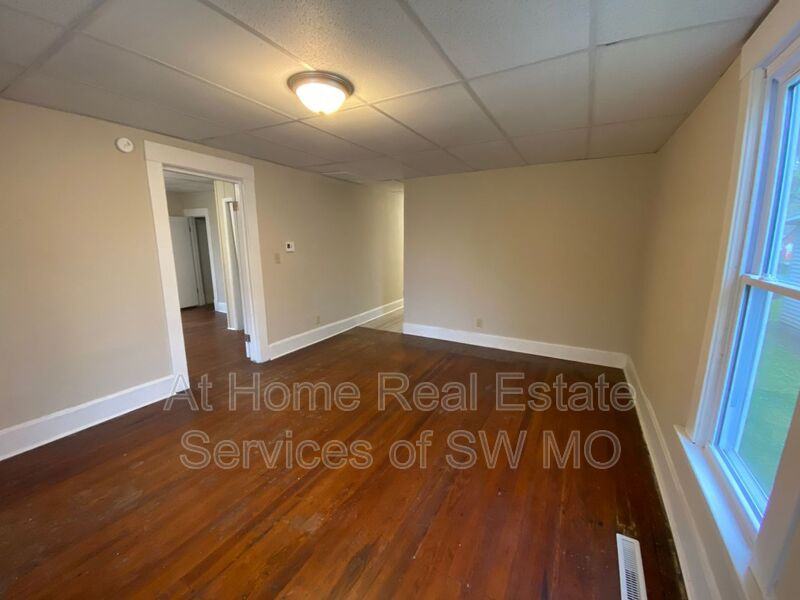 1224 E Central St - Photo 3 of 11