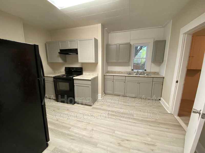 1224 E Central St - Photo 5 of 11