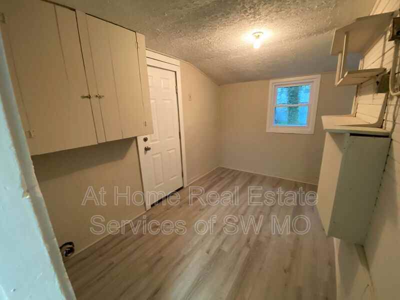 1224 E Central St - Photo 7 of 11