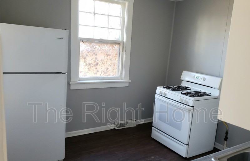 1518 S 25th St - Photo 7 of 16