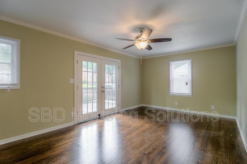 2912 Englewood Ter - Photo 3 of 9