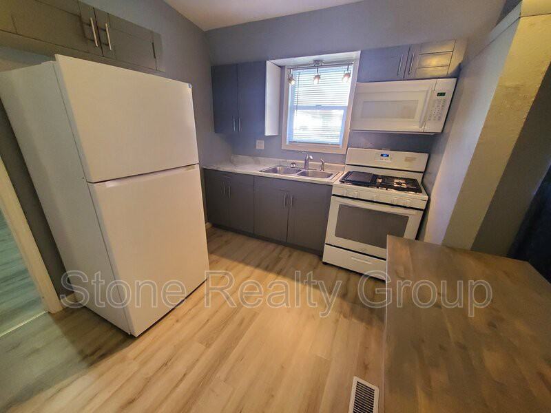 3792 E Beulah Ave #2 - Photo 3 of 6