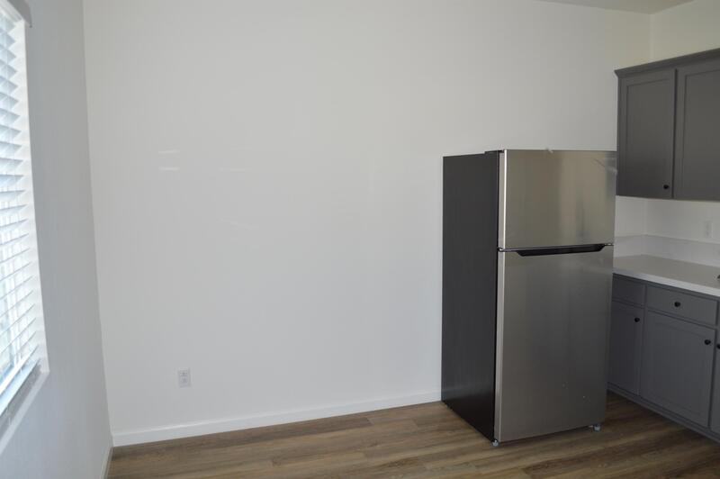 573 Bedfordshire Dr - Photo 3 of 11