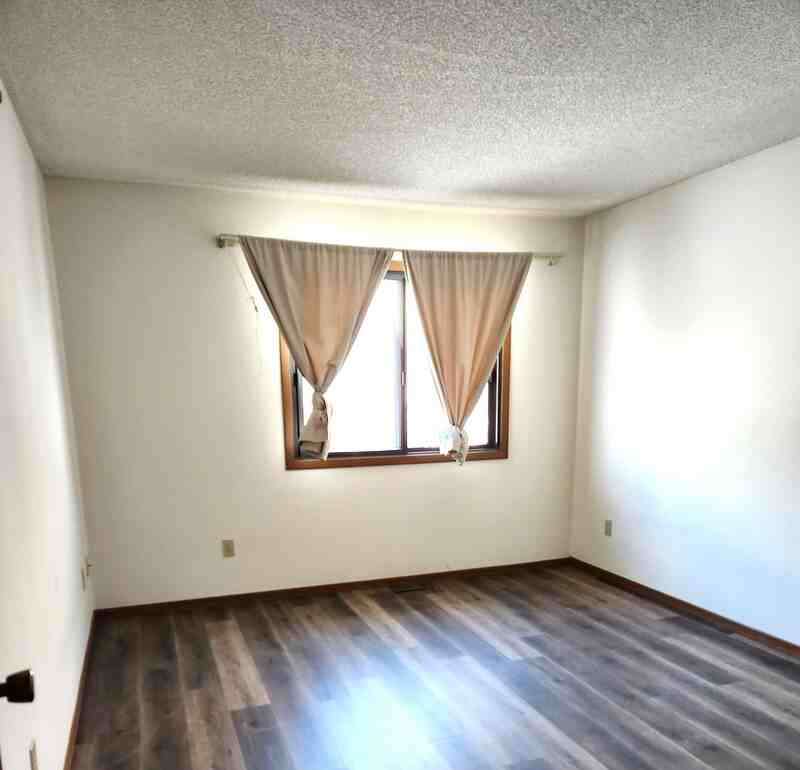 5655 Brandlwood Ct - Photo 6 of 9