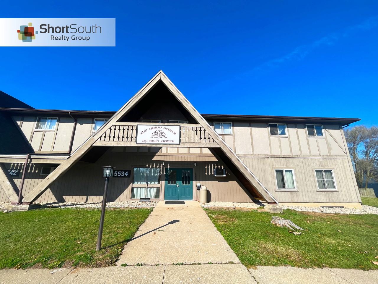 2037 Inverway Ct - Photo 3 of 3