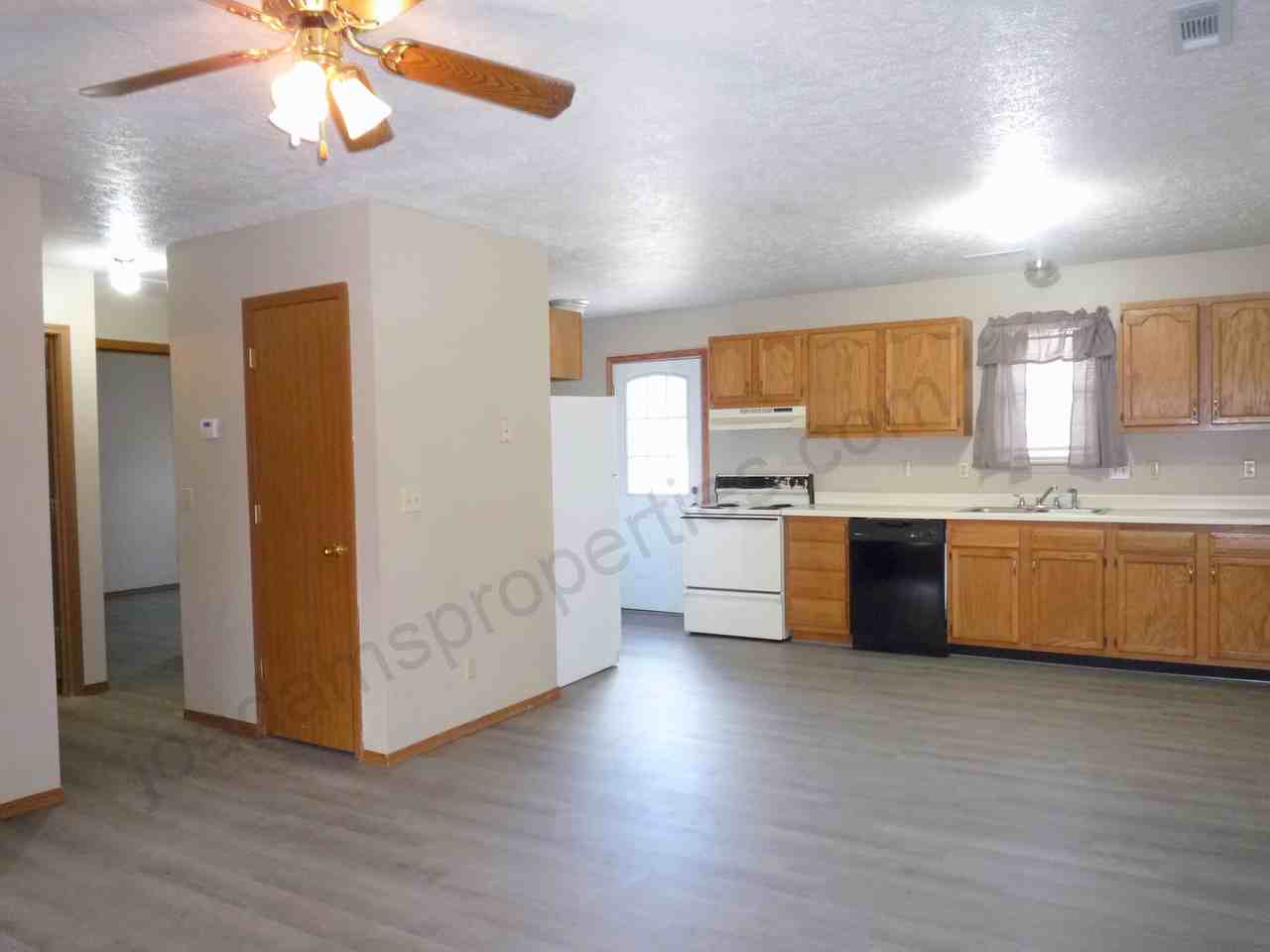 600 Park Ave - Photo 2 of 6