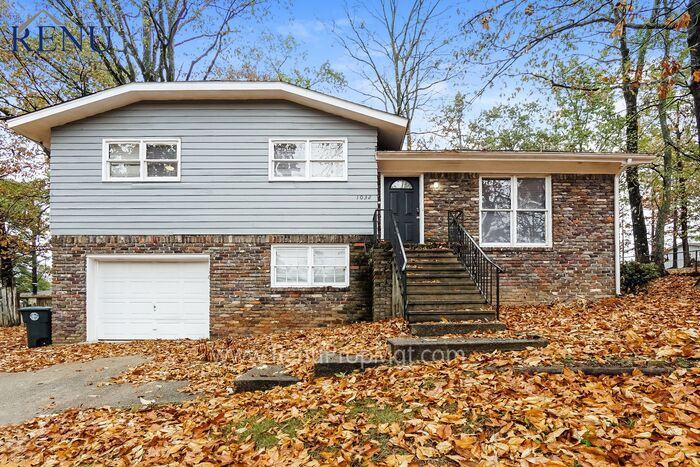 1032 Medina Dr - Photo 2 of 20