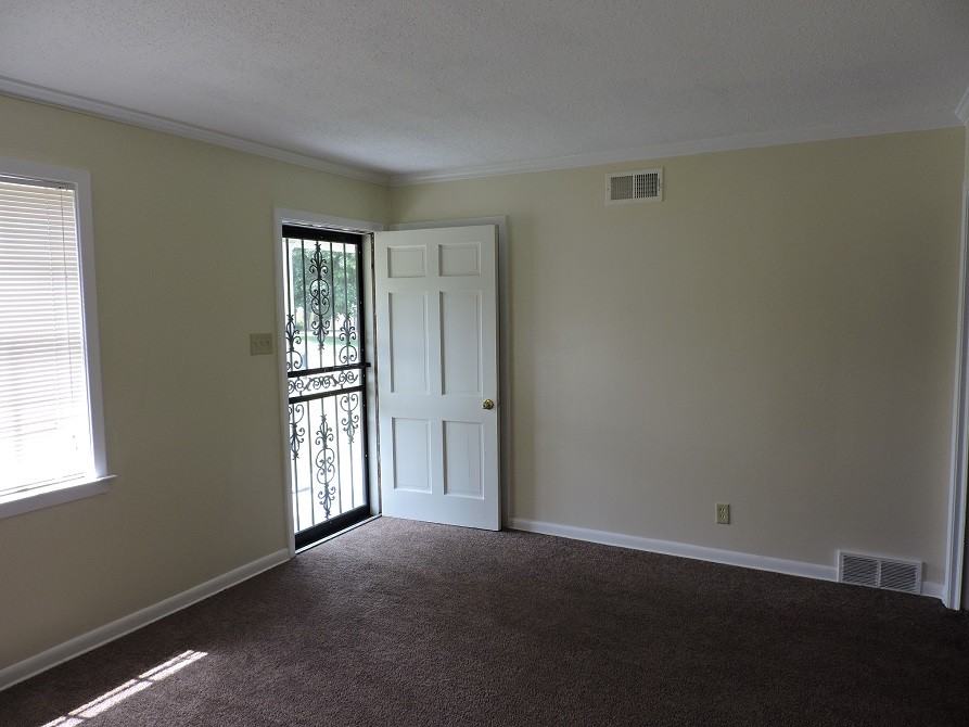 3970 Brompton Rd - Photo 2 of 17
