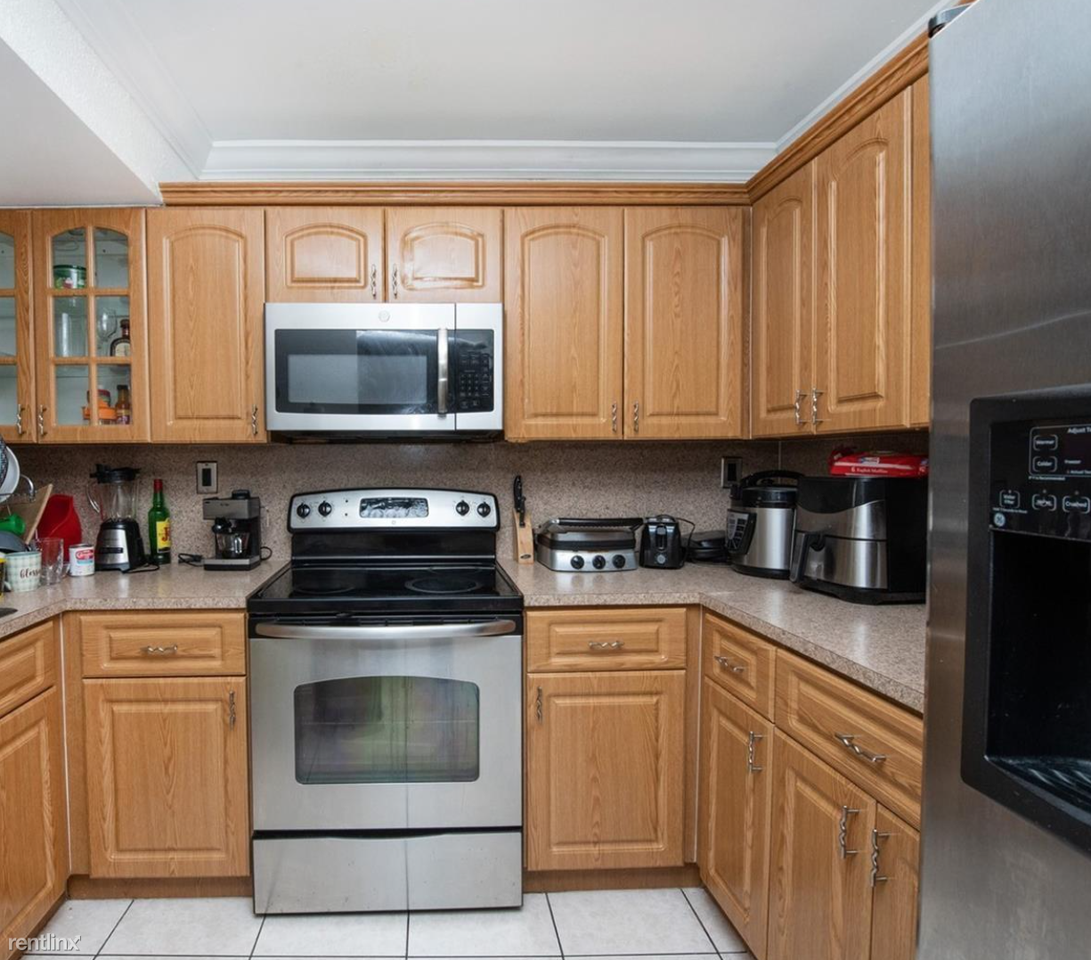 240 W 68th St - Photo 2 of 4