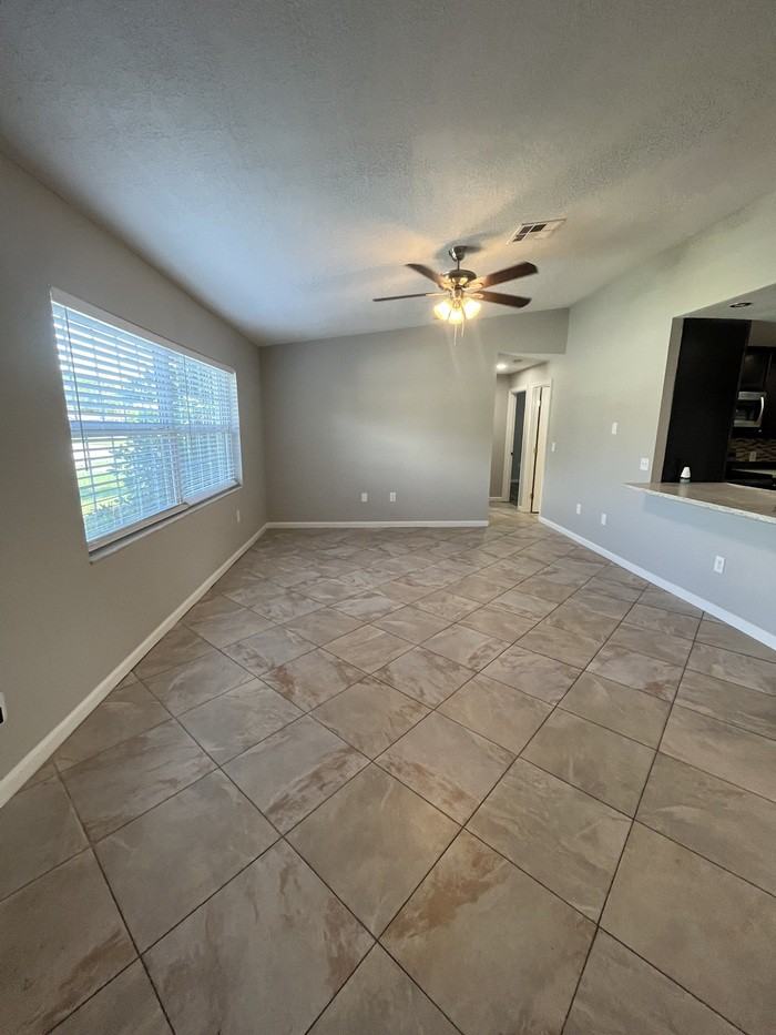 2214 Spring Cir - Photo 3 of 16