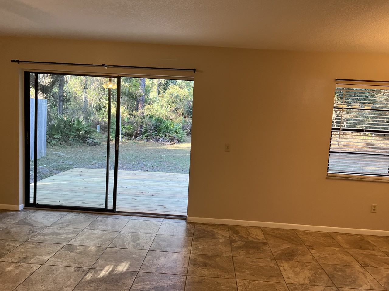 10905 W Gem St - Photo 2 of 12