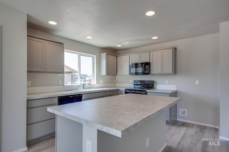 4530 S Giants Way - Photo 6 of 22