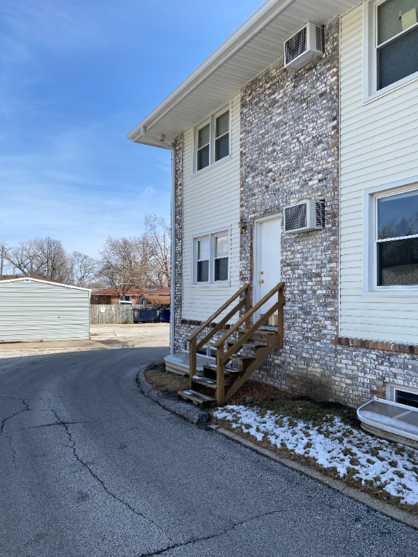 405 Sw Elm St - Photo 2 of 18