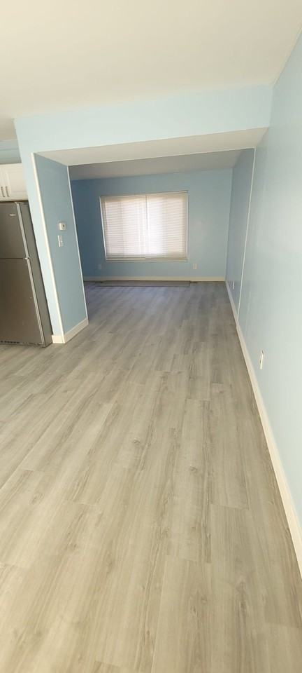 11484 Republic Ave #EAST - Photo 3 of 9