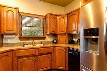 100 Ravenwood Road Unit A - Photo 2 of 16