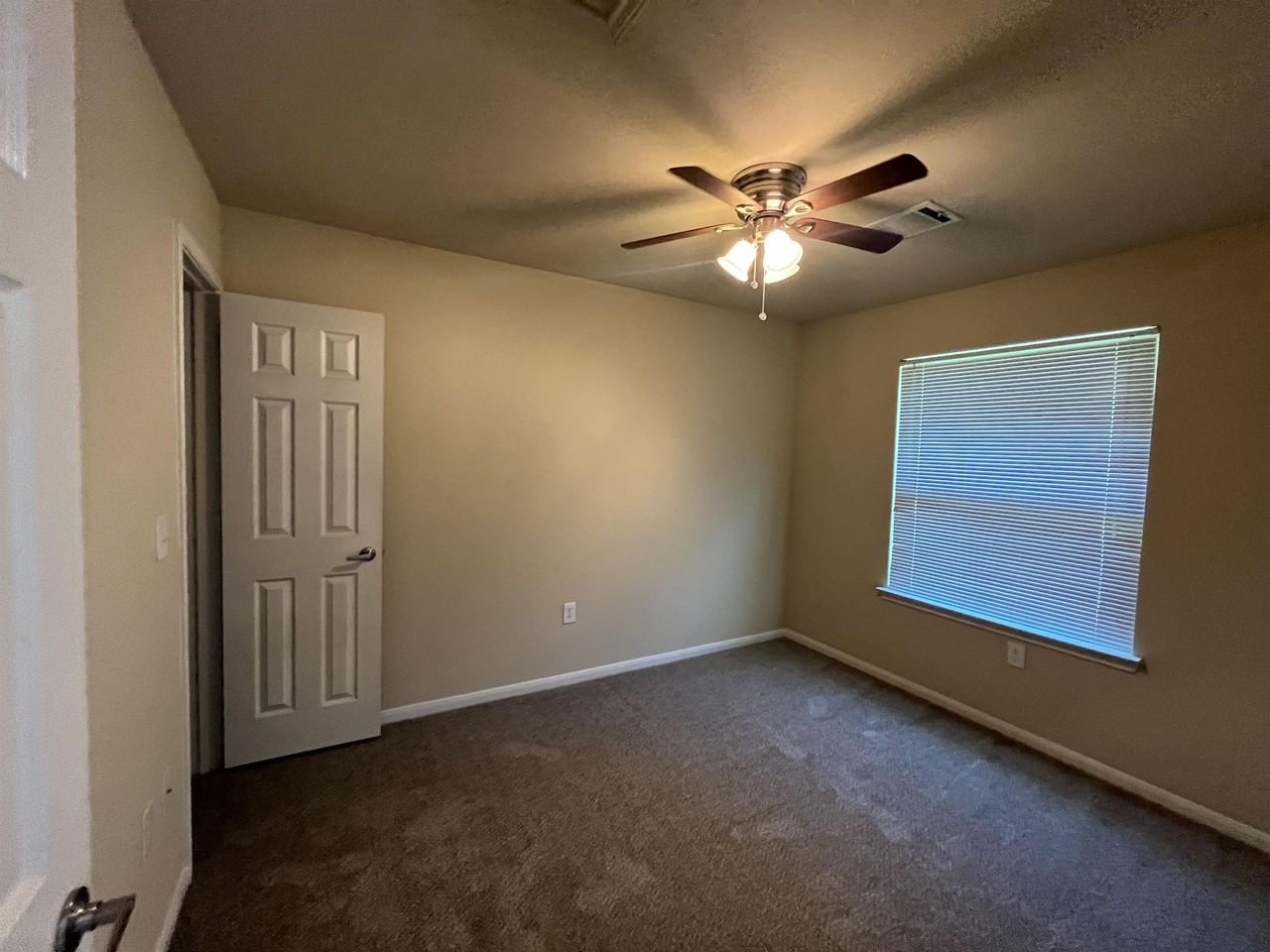 1404 Wilson Road - 1408 D #1408D - Photo 2 of 5