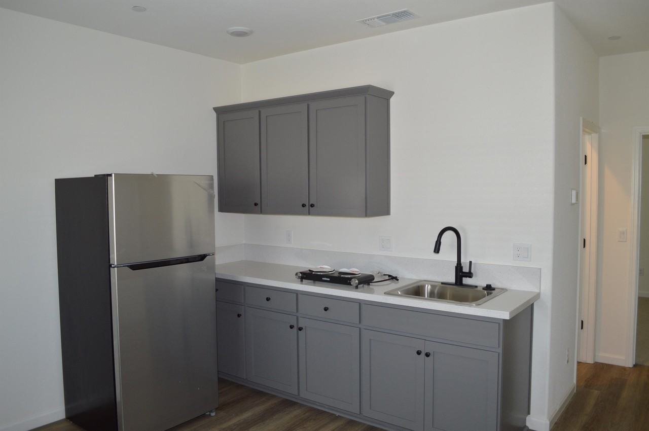 573 Bedfordshire Dr #2 - Photo 2 of 29