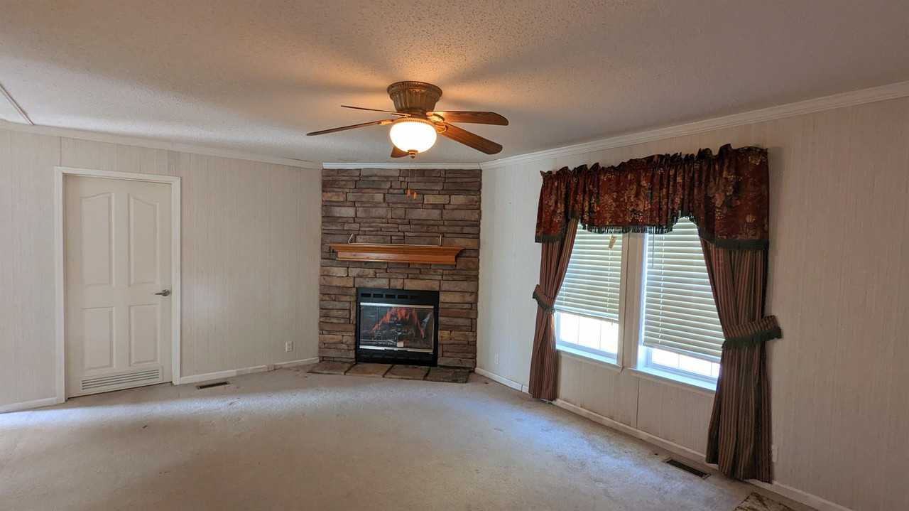 3215 Main St #1 - Photo 2 of 4