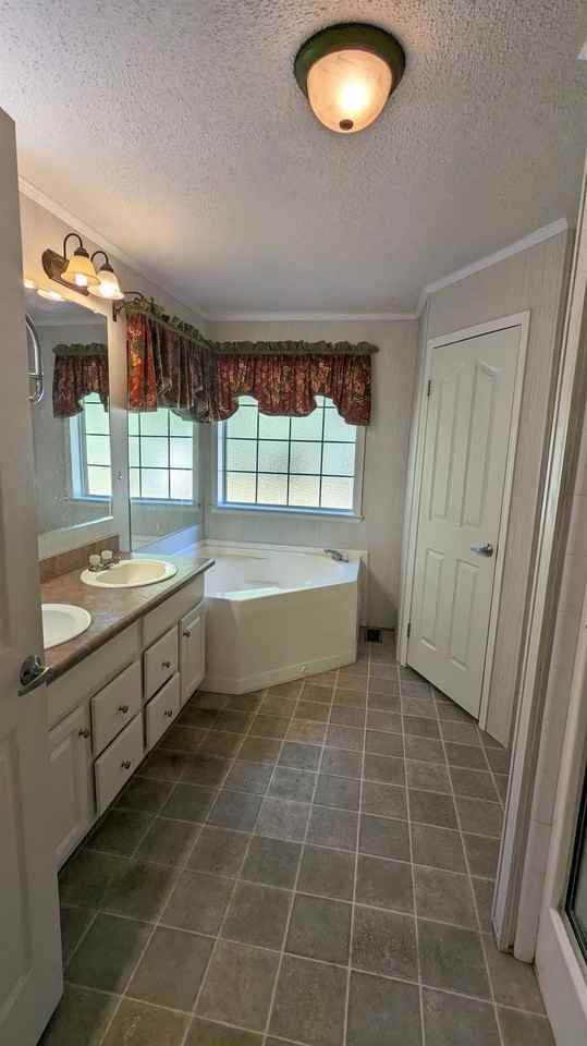 3215 Main St #1 - Photo 3 of 4