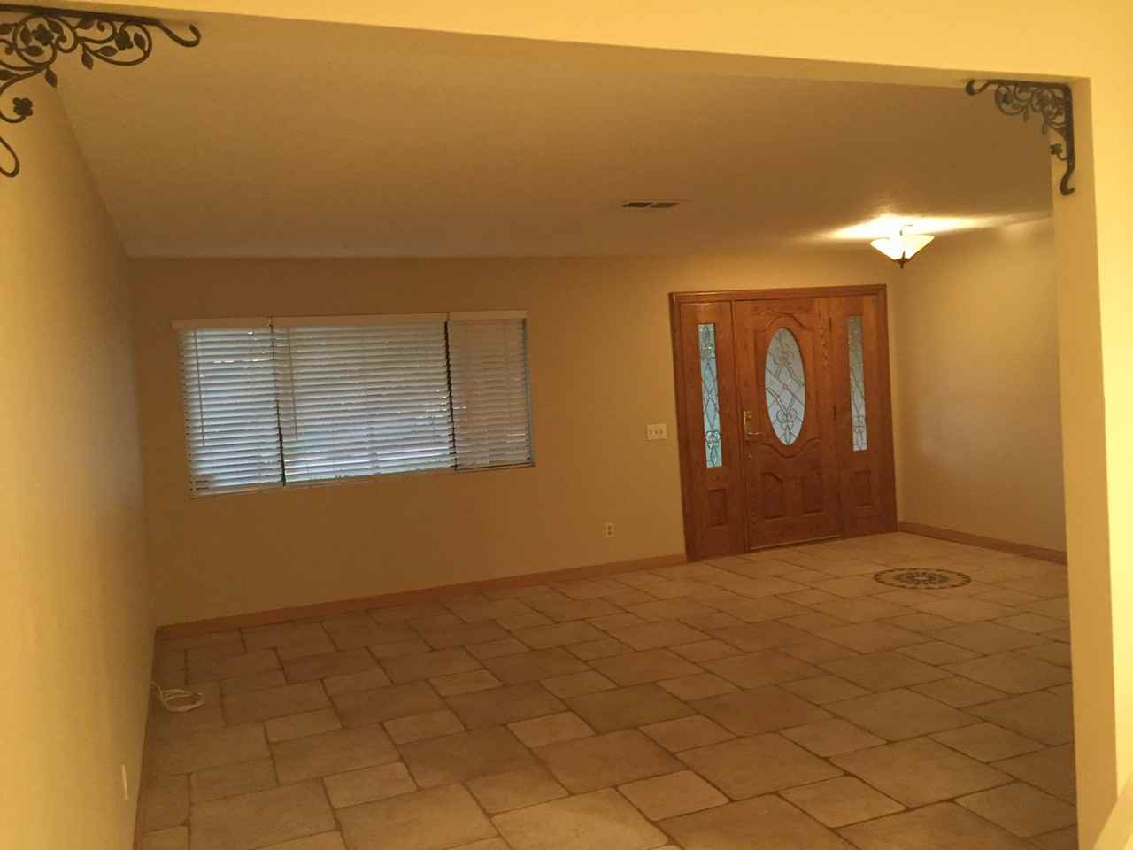 33210 Dorama Ave - Photo 2 of 7