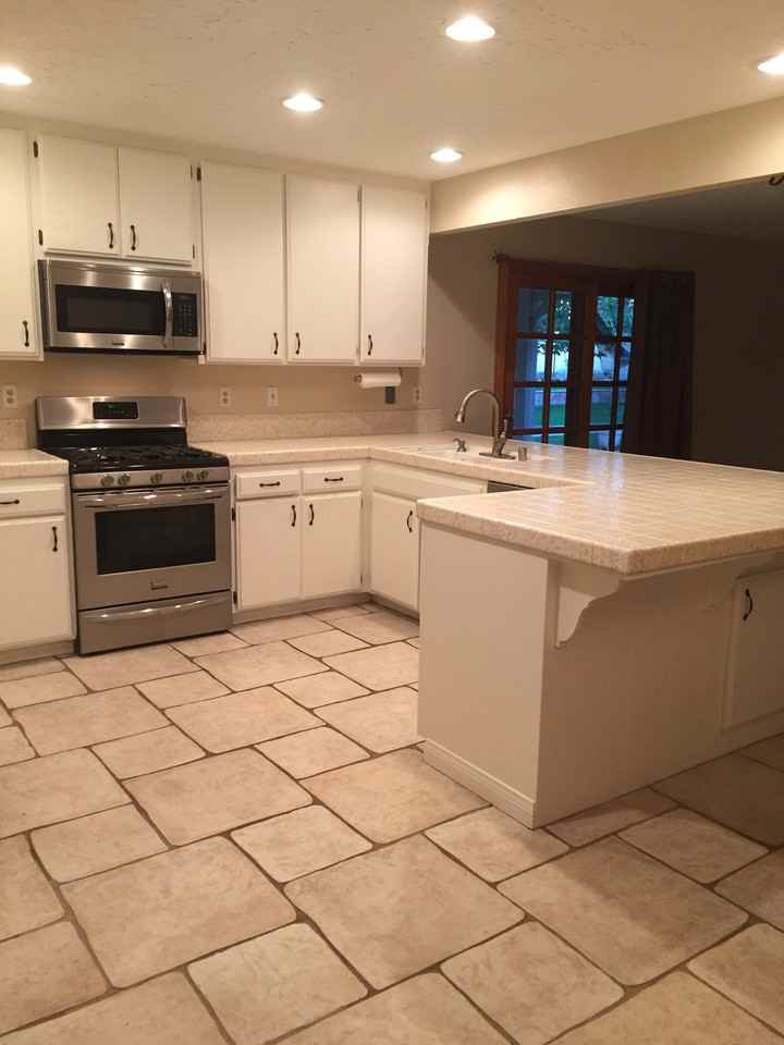 33210 Dorama Ave - Photo 3 of 7