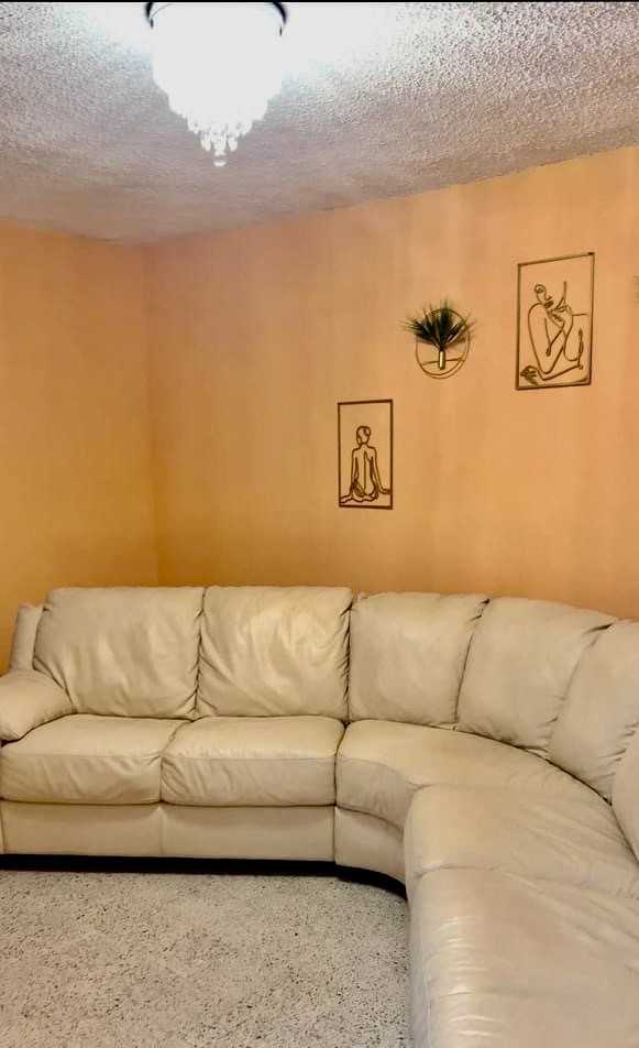 896 Calle 2 - Photo 2 of 10