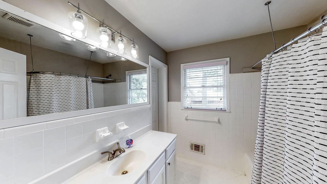 Columbia Dr - Photo 5 of 13