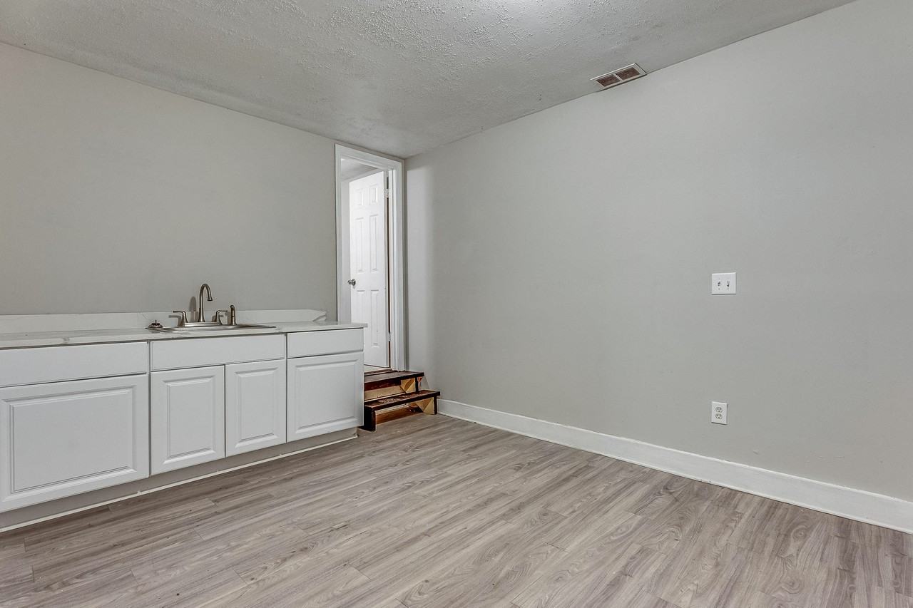 Autumn Dr - Photo 7 of 33